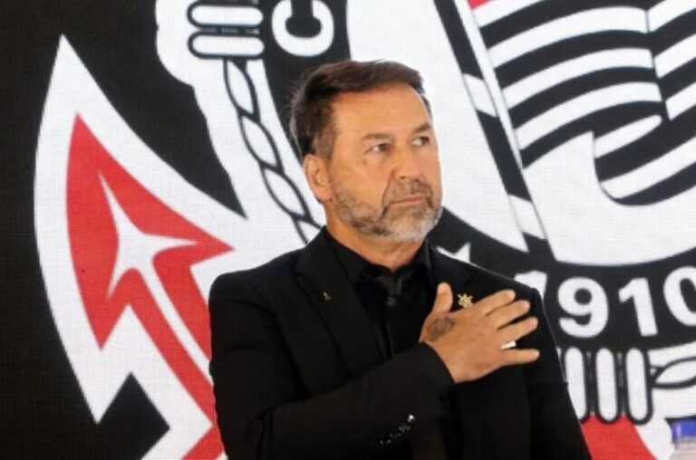 Vídeo: imagens confirmam contato de Augusto Melo em torcedor video:-imagens-confirmam-contato-de-augusto-melo-em-torcedor