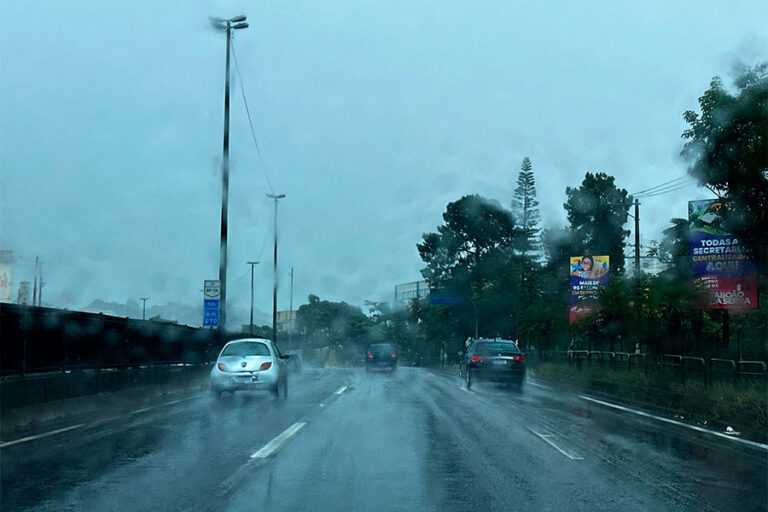 verao-comeca-com-tempo-instavel-e-previsao-de-temporal-em-taboao-da-serra,-embu-e-regiao