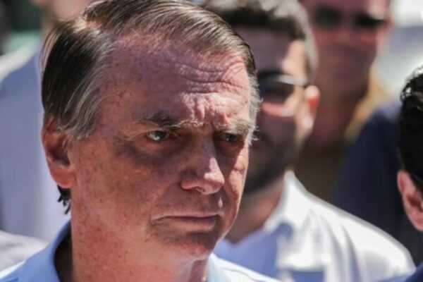Michelle atualiza estado de saúde de Bolsonaro depois de ele passar mal michelle-atualiza-estado-de-saude-de-bolsonaro-apos-ele-passar-mal